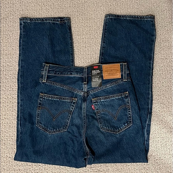 NWT Women’s Levi’s Ribcage Straight Ankle Medium Wash Jeans - Picture 5 of 6